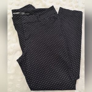 Old Navy Women's Pixie Bkack White Diamond Size 12 Pants